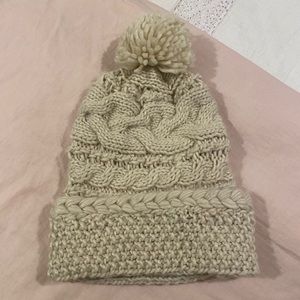 Urban Outfitters knitted beanie | one size